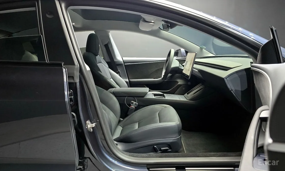 Фото 10 - Tesla Model 3