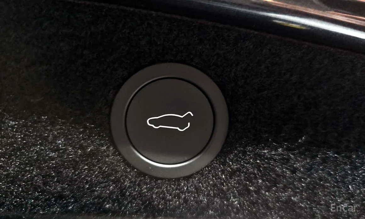 Фото 20 - Tesla Model 3