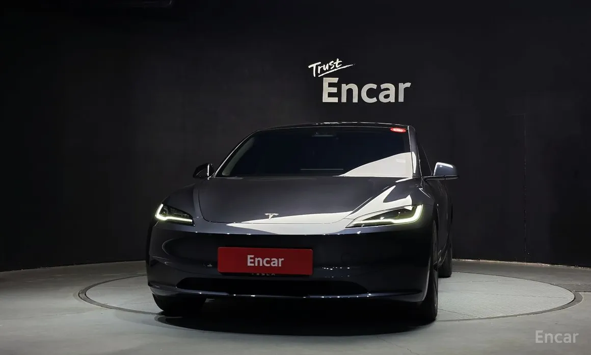 Фото 3 - Tesla Model 3