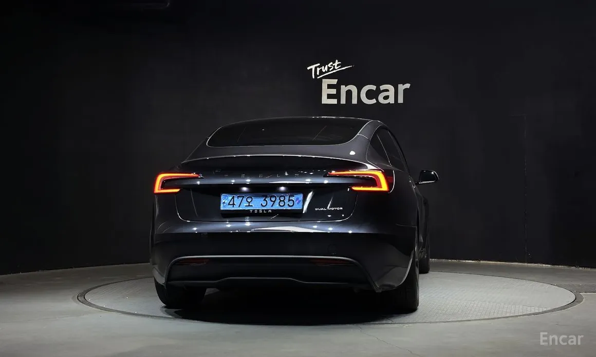 Фото 4 - Tesla Model 3