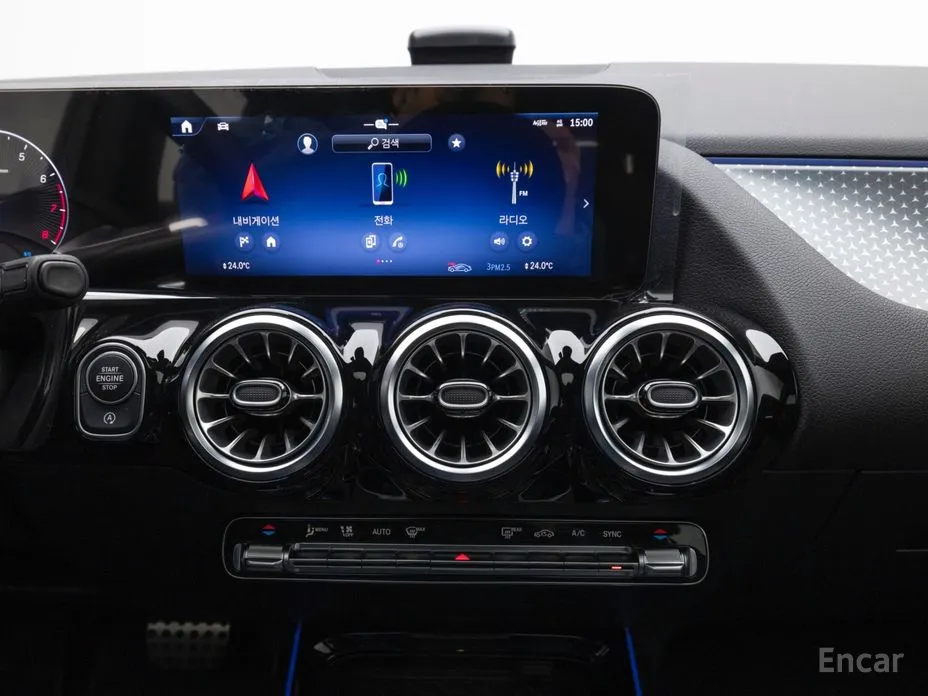 Фото 13 - Mercedes-Benz GLA-Class