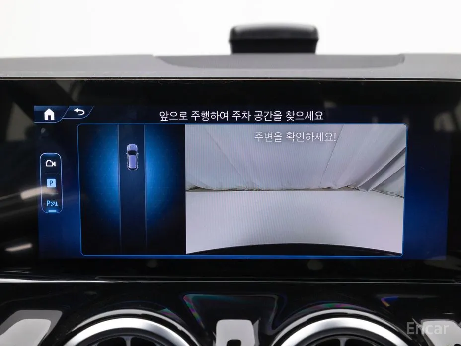 Фото 15 - Mercedes-Benz GLA-Class