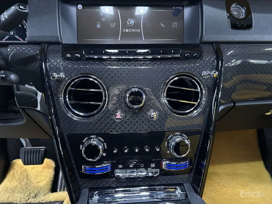 Фото 11 - Rolls-Royce Cullinan