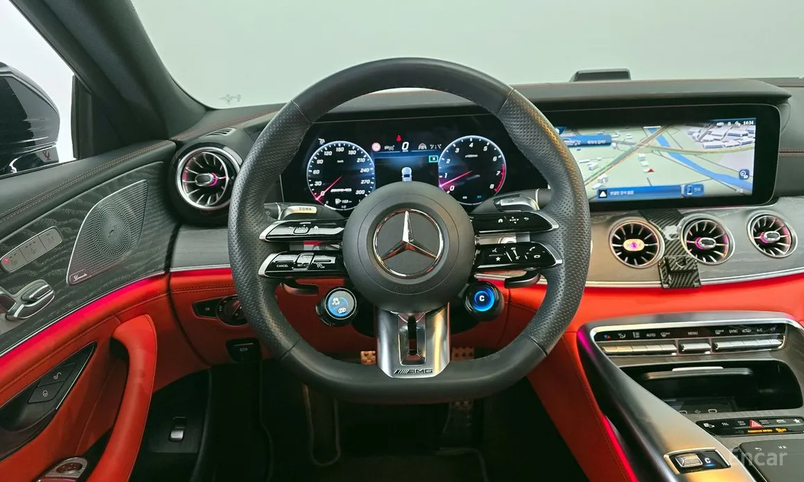 Фото 13 - Mercedes-Benz AMG GT