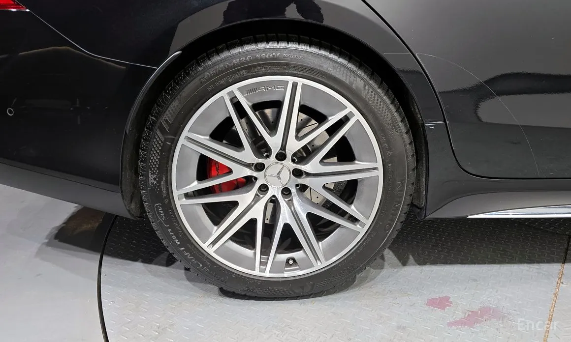 Фото 5 - Mercedes-Benz AMG GT