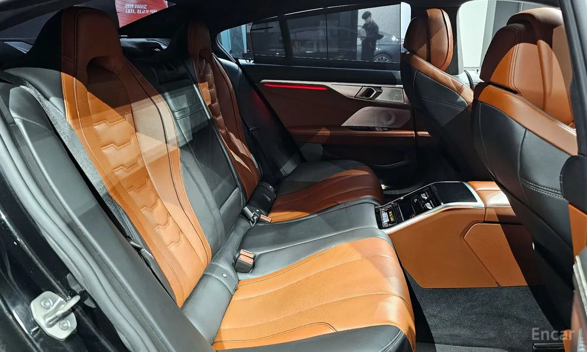 Фото 12 - BMW 8 Series