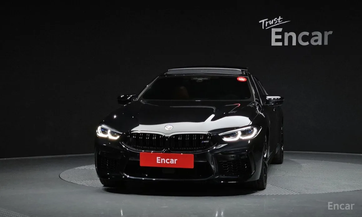 Фото 3 - BMW 8 Series