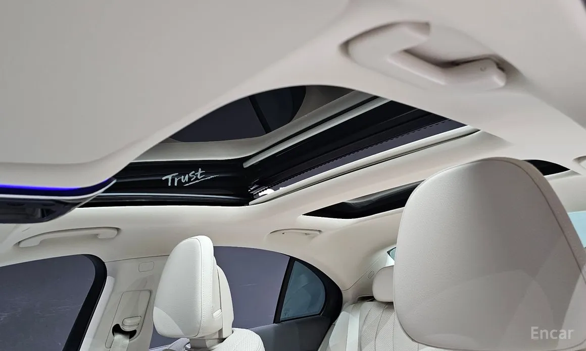 Фото 20 - Mercedes-Benz E-Class