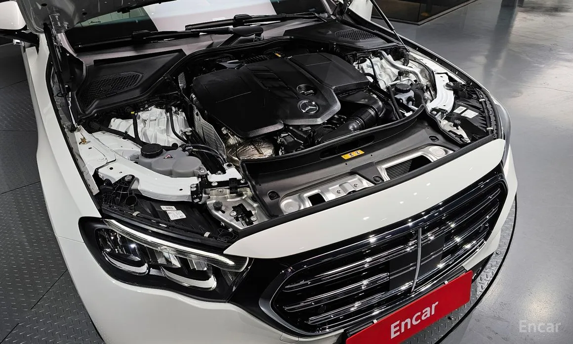 Фото 6 - Mercedes-Benz E-Class