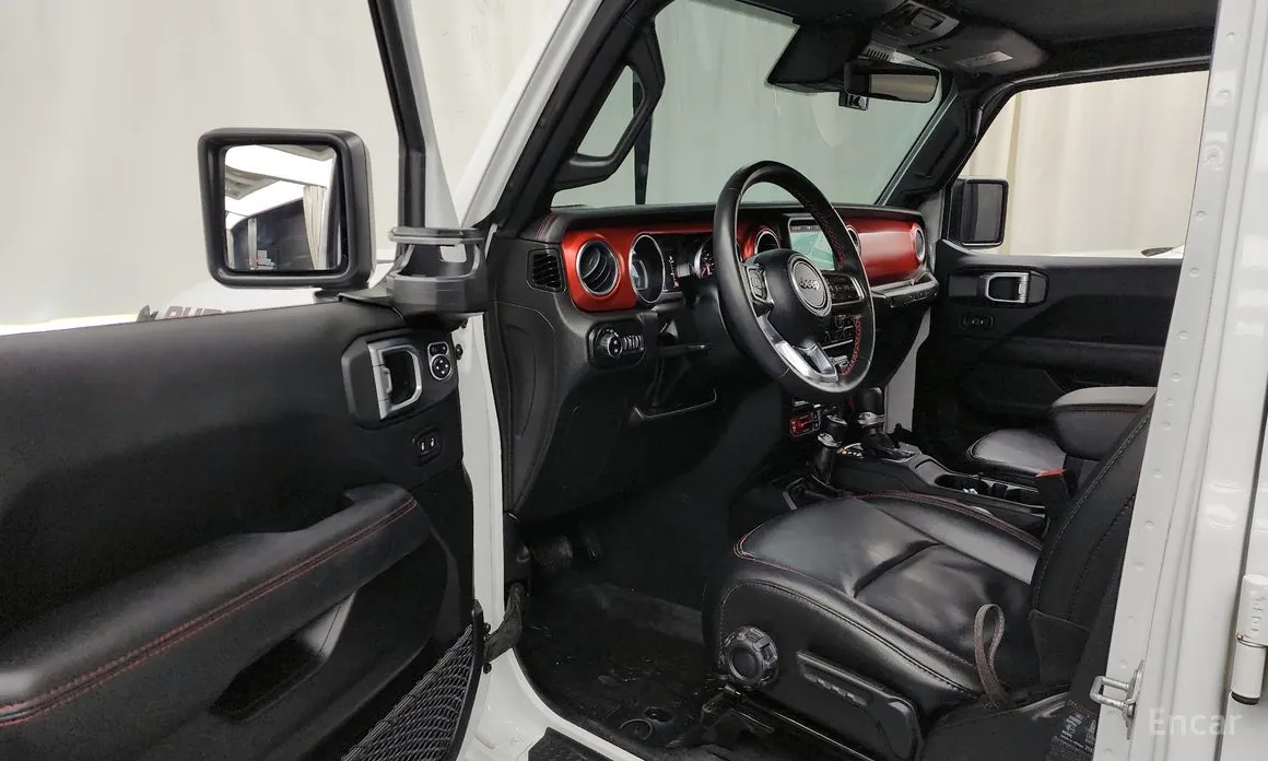 Фото 10 - Jeep Wrangler