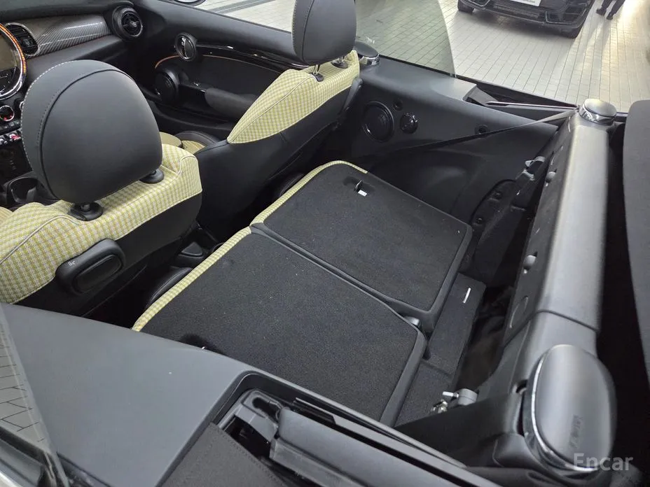 Фото 15 - Mini Cooper Convertible