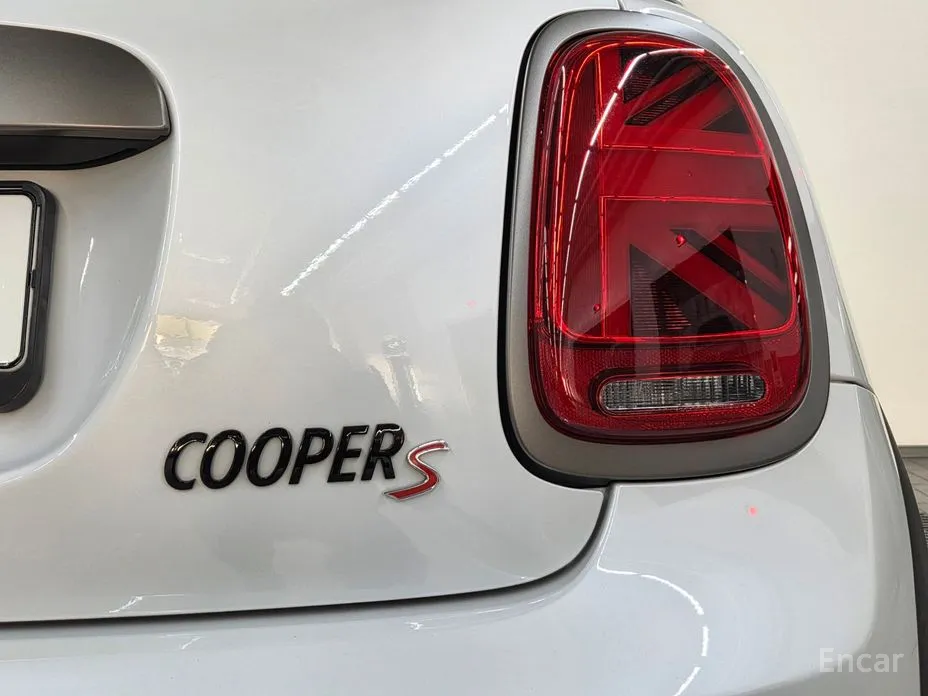 Фото 5 - Mini Cooper Convertible