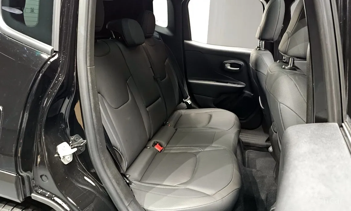 Фото 12 - Jeep Renegade