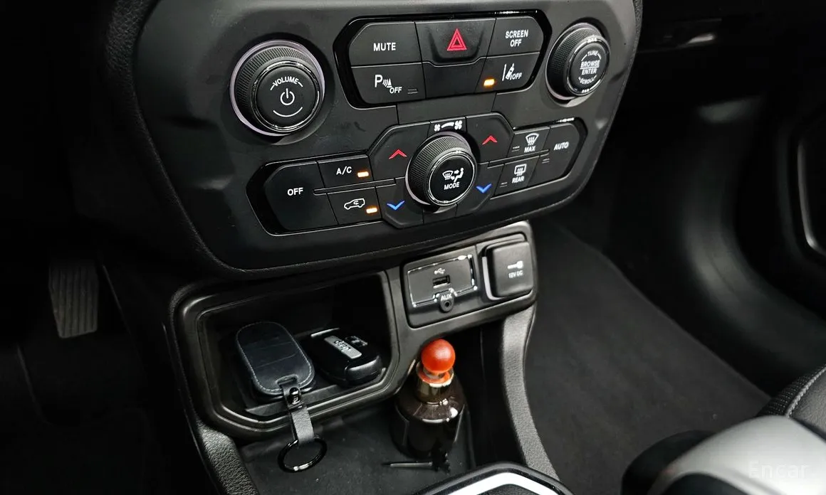 Фото 18 - Jeep Renegade