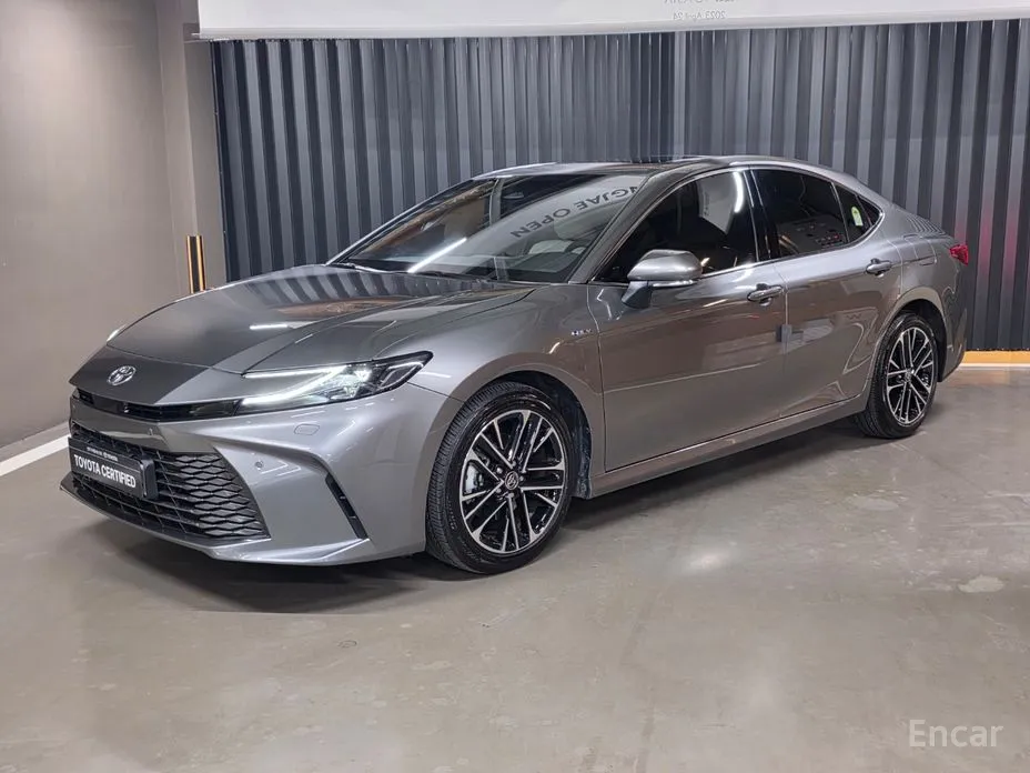 Фото 1 - Toyota Camry