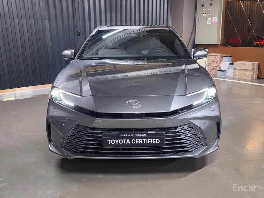 Фото 2 - Toyota Camry