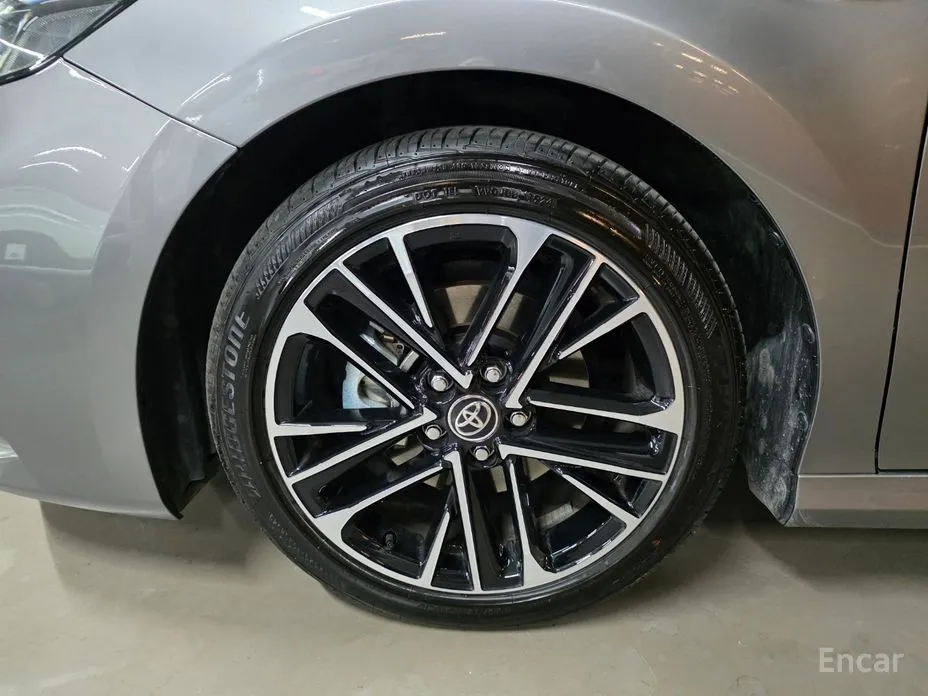 Фото 9 - Toyota Camry