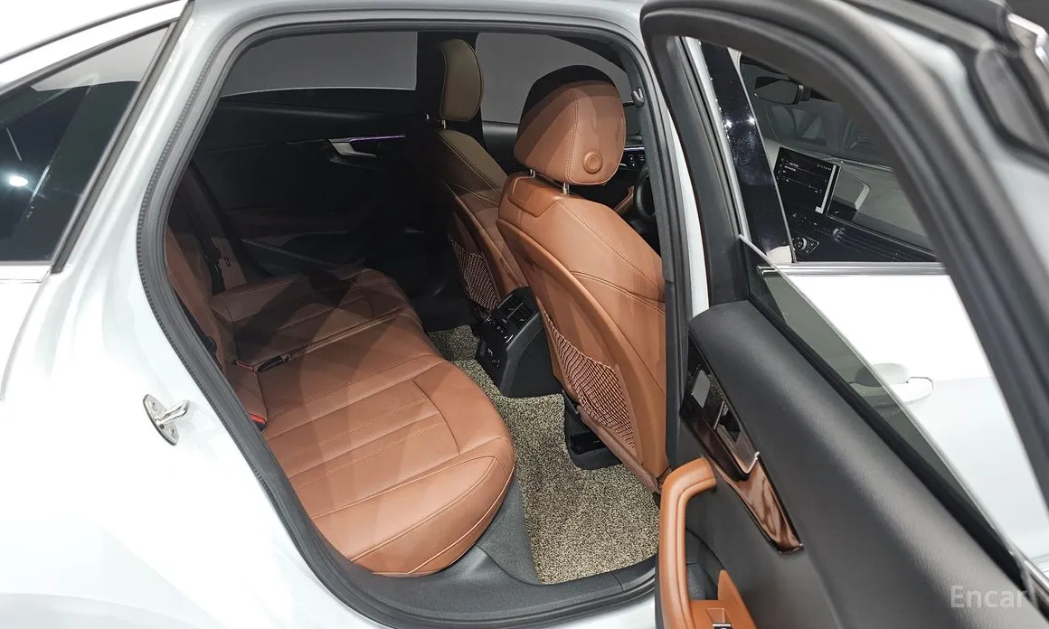 Фото 11 - Audi A4