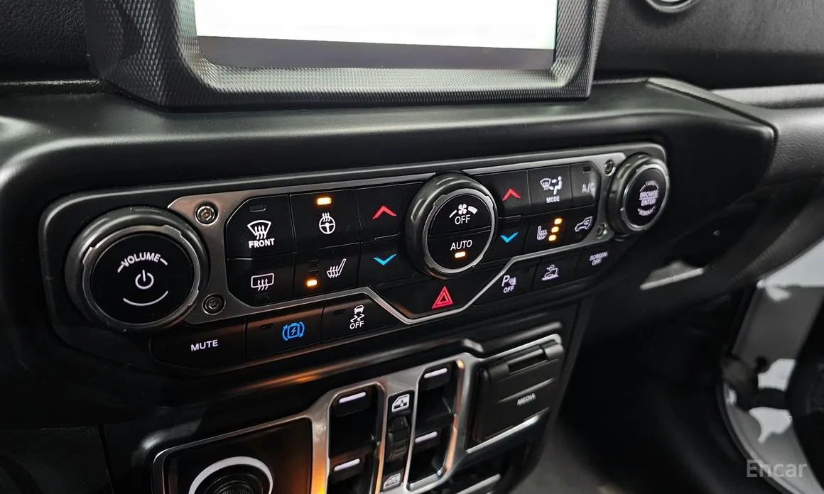 Фото 17 - Jeep Wrangler