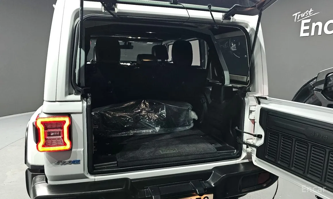 Фото 20 - Jeep Wrangler