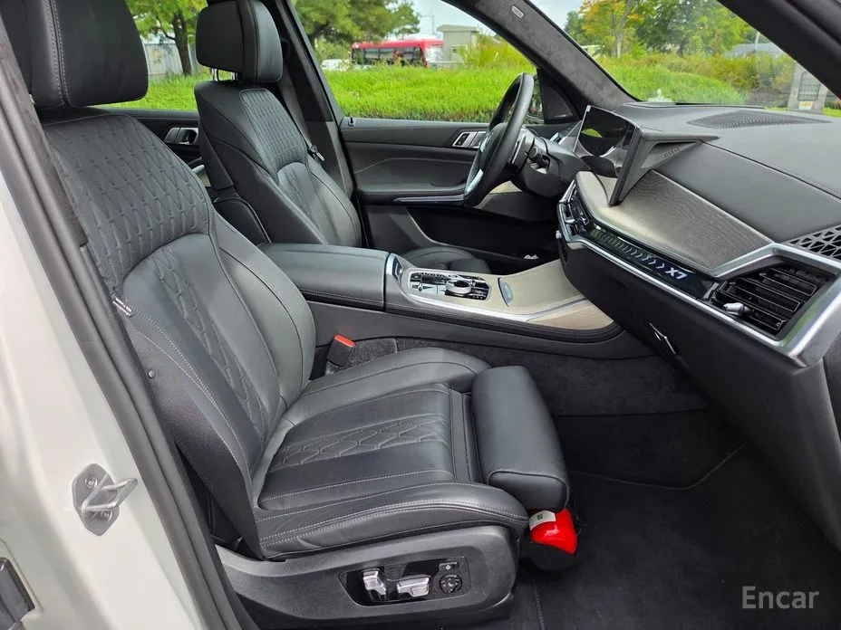 Фото 12 - BMW X7