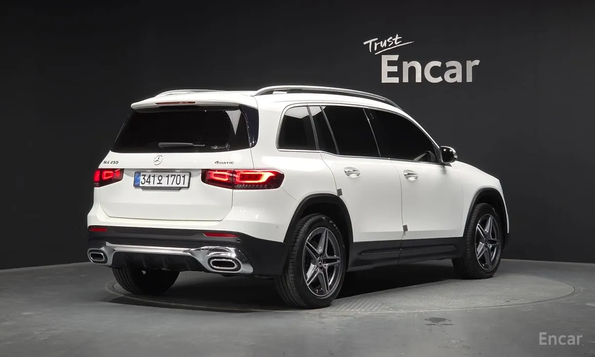 Фото 2 - Mercedes-Benz GLB-Class