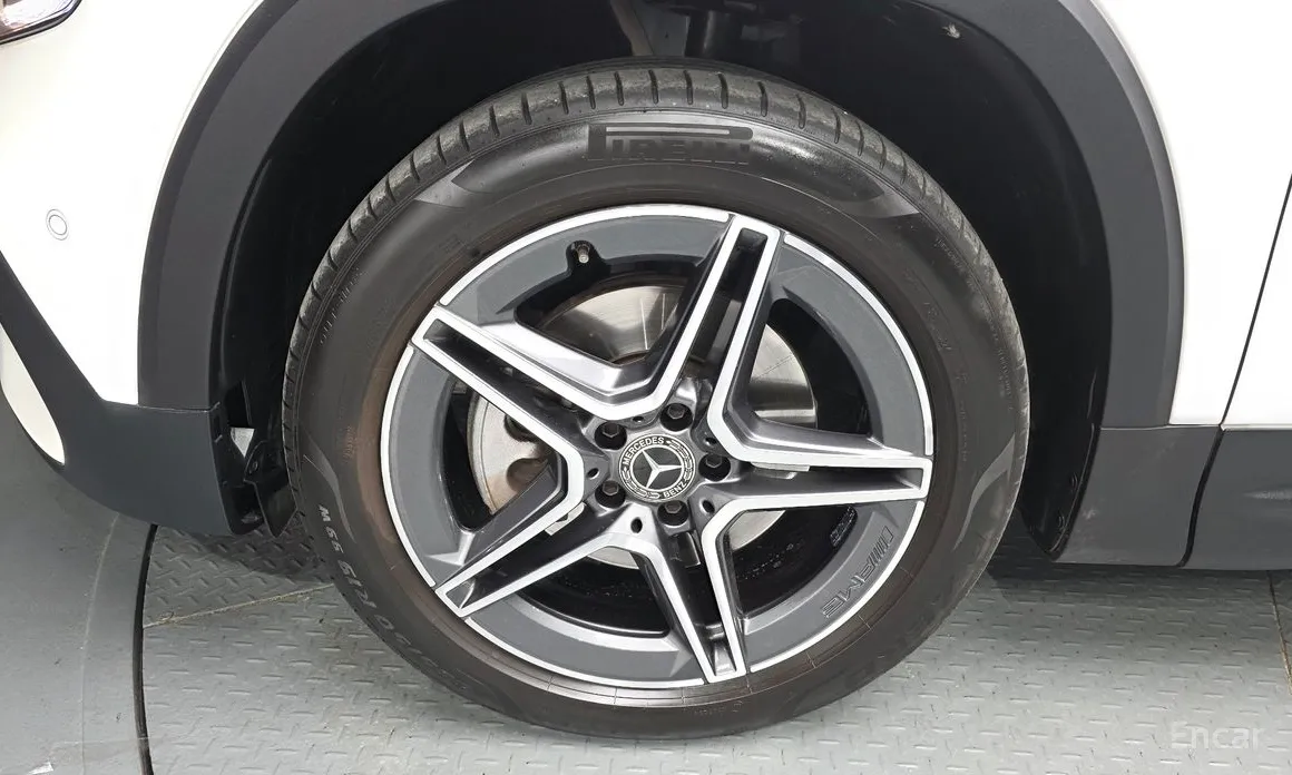 Фото 5 - Mercedes-Benz GLB-Class