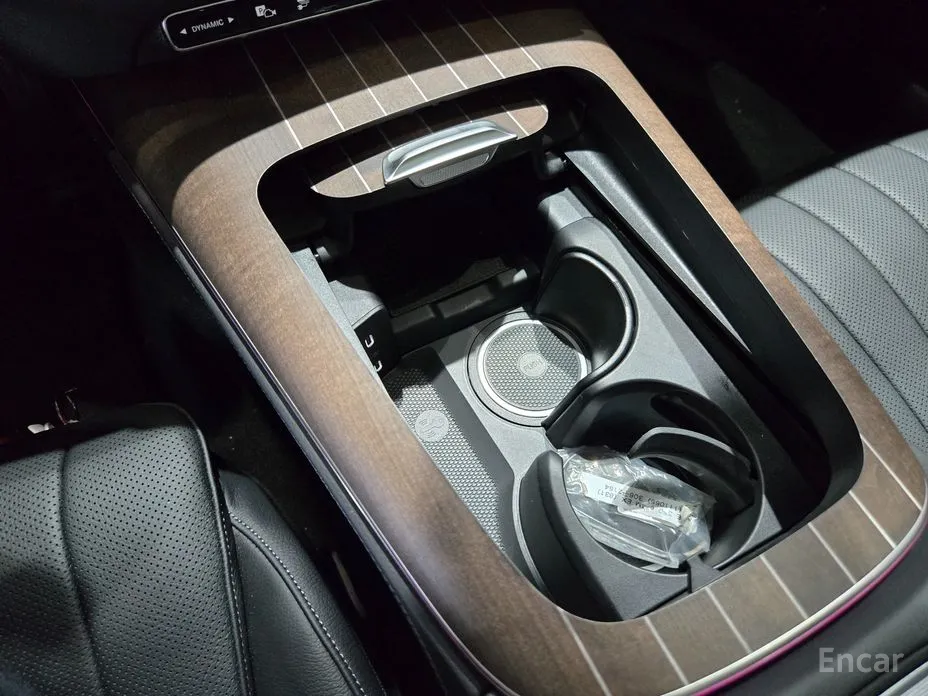 Фото 12 - Mercedes-Benz E-Class