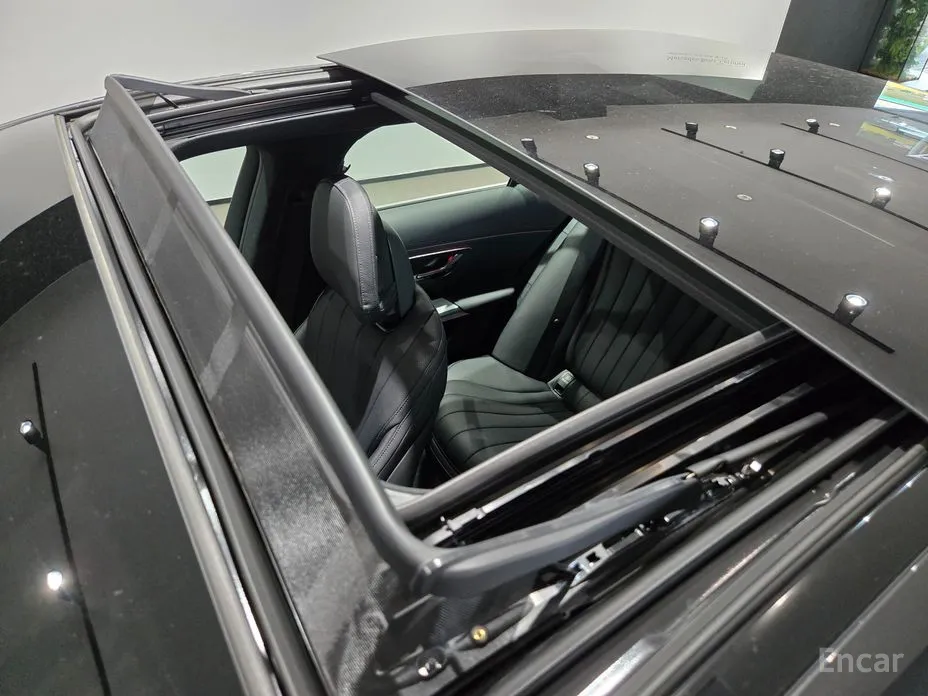 Фото 17 - Mercedes-Benz E-Class