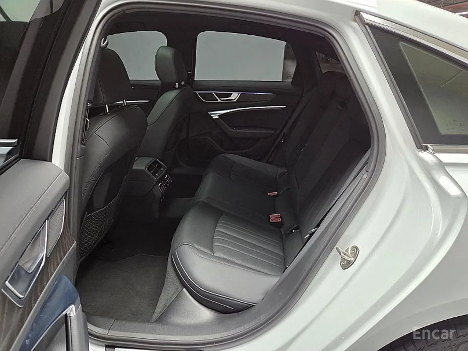 Фото 14 - Audi A6