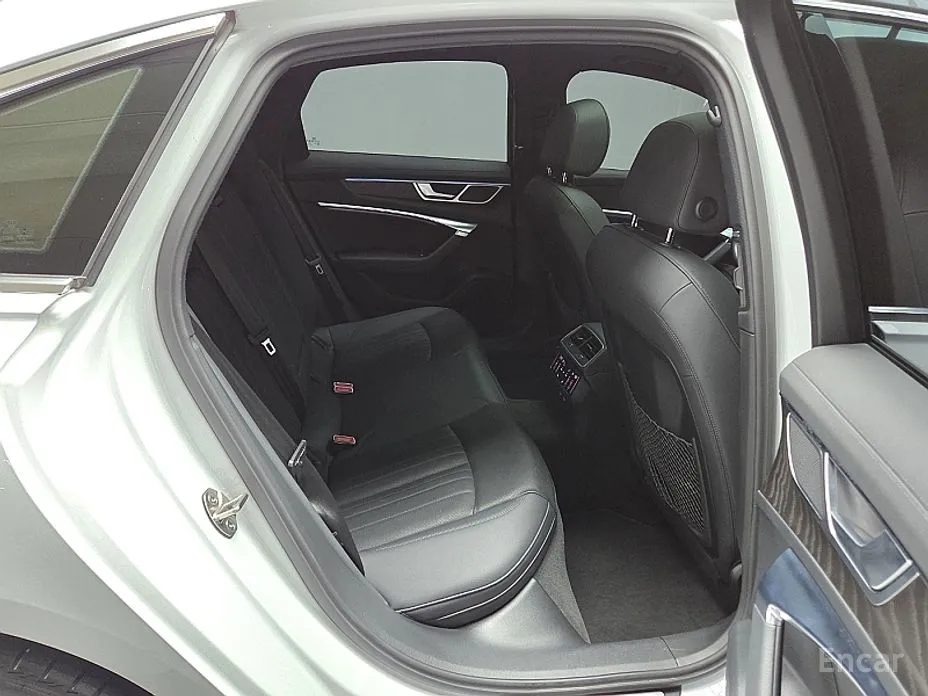 Фото 15 - Audi A6