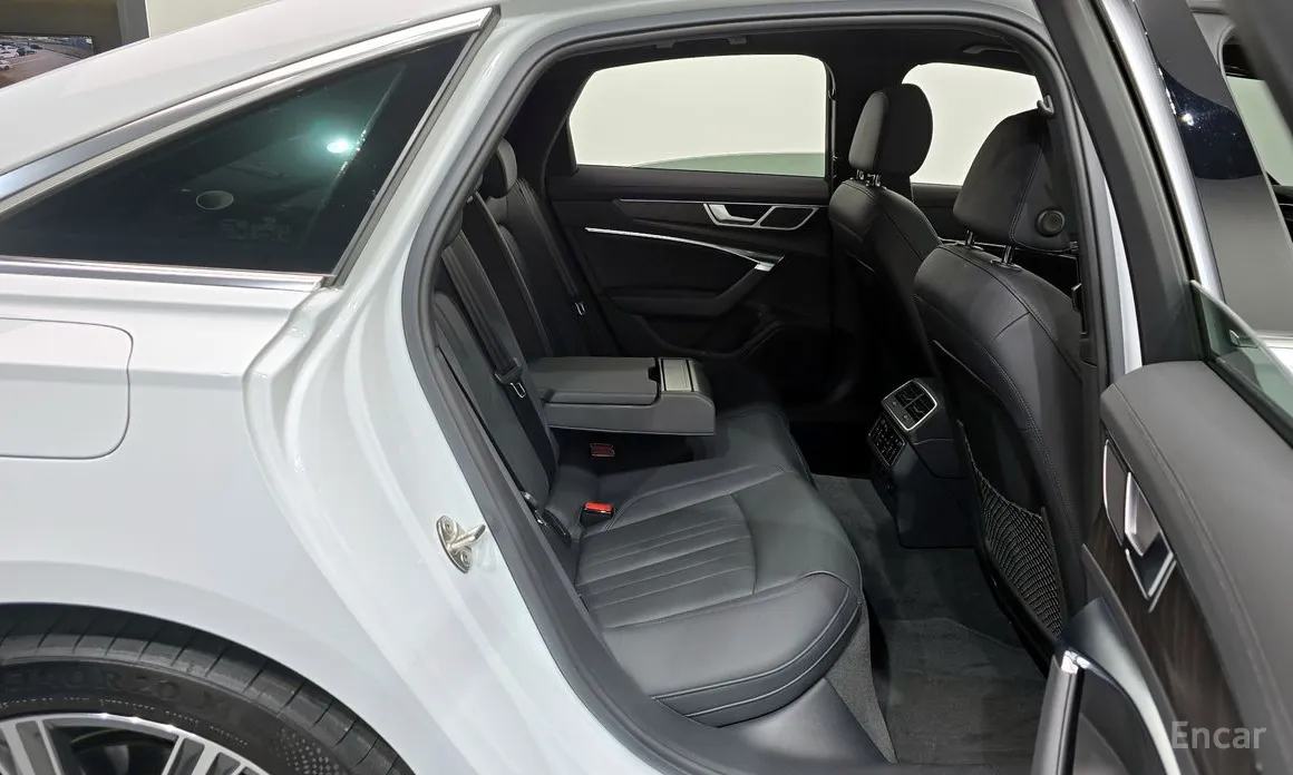 Фото 12 - Audi A6