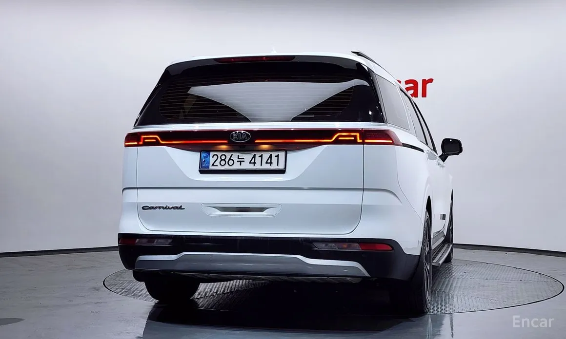 Фото 4 - Kia Carnival