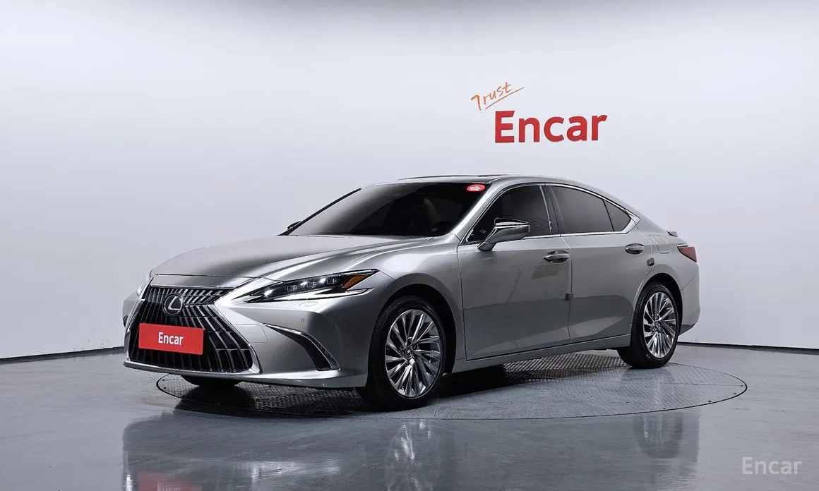 Фото 1 - Lexus ES