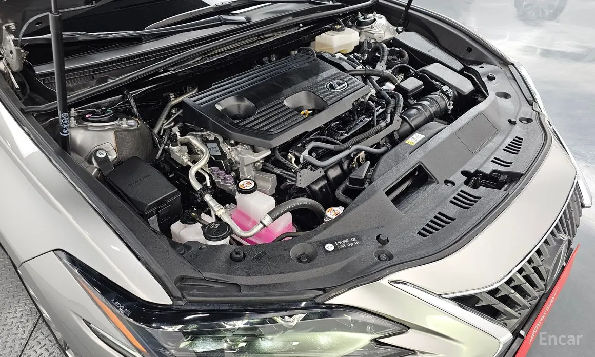 Фото 6 - Lexus ES