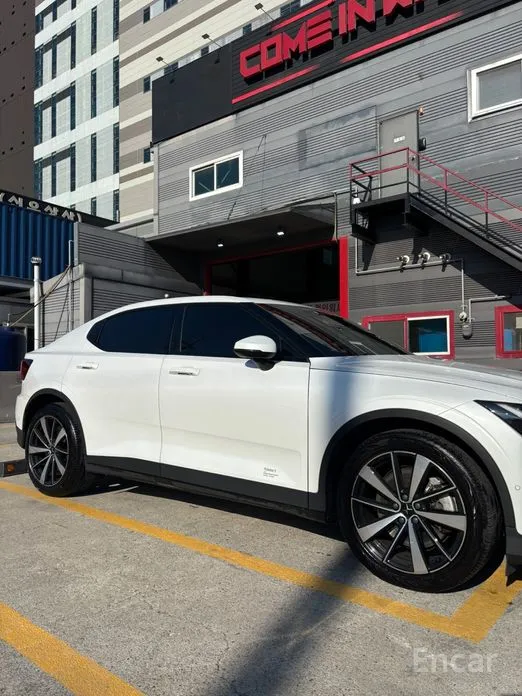 Фото 3 - Polestar 2