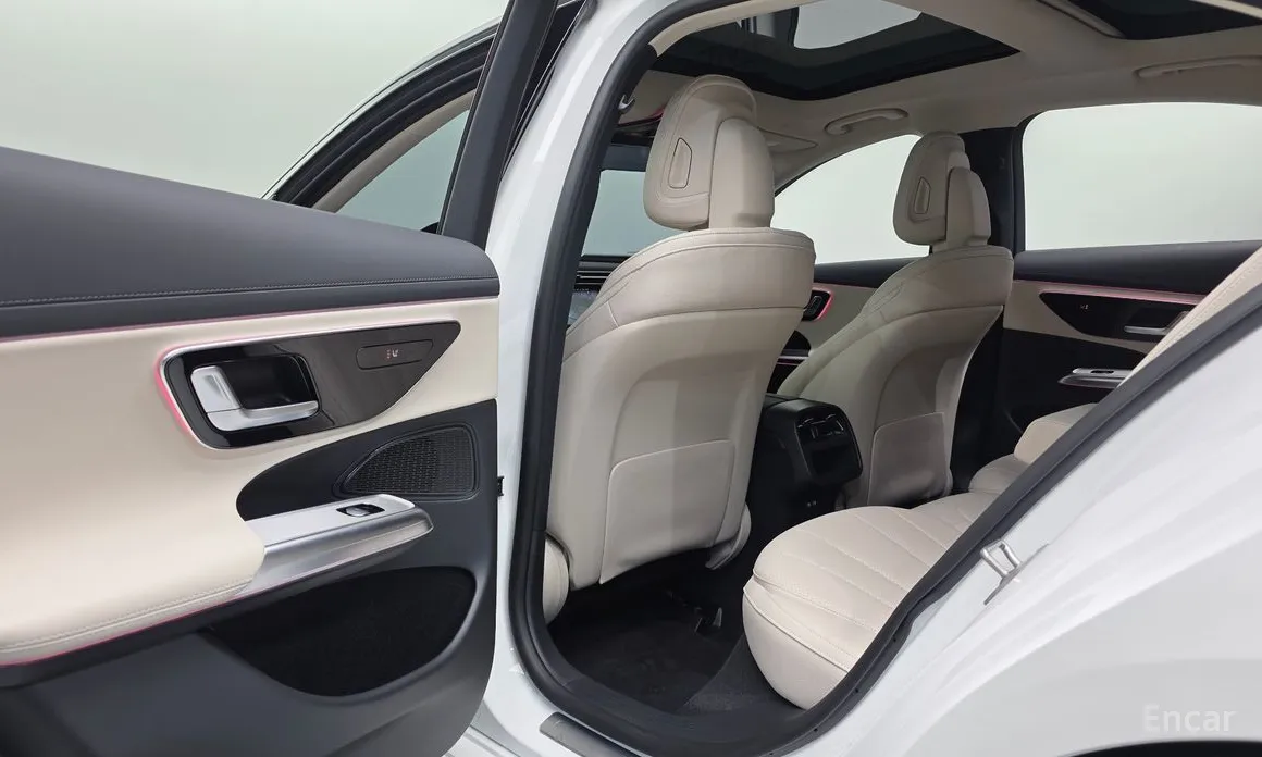 Фото 17 - Mercedes-Benz E-Class