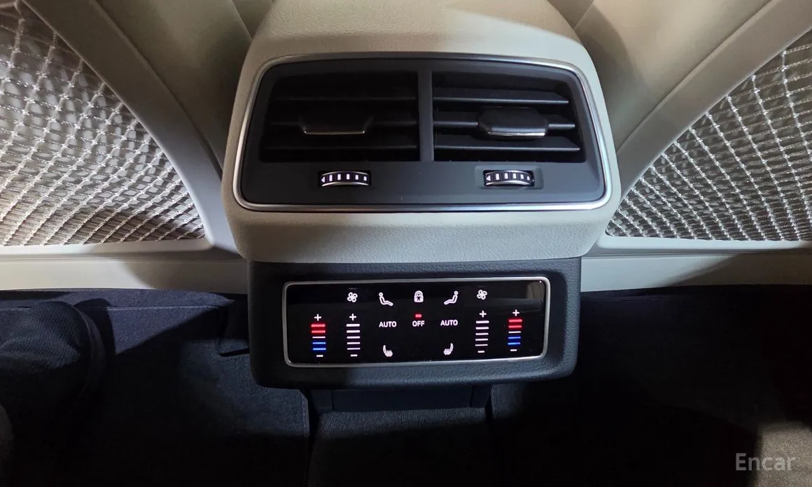 Фото 14 - Audi Q8 e-tron