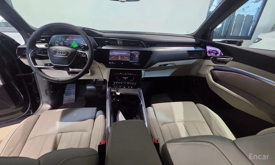 Фото 7 - Audi Q8 e-tron