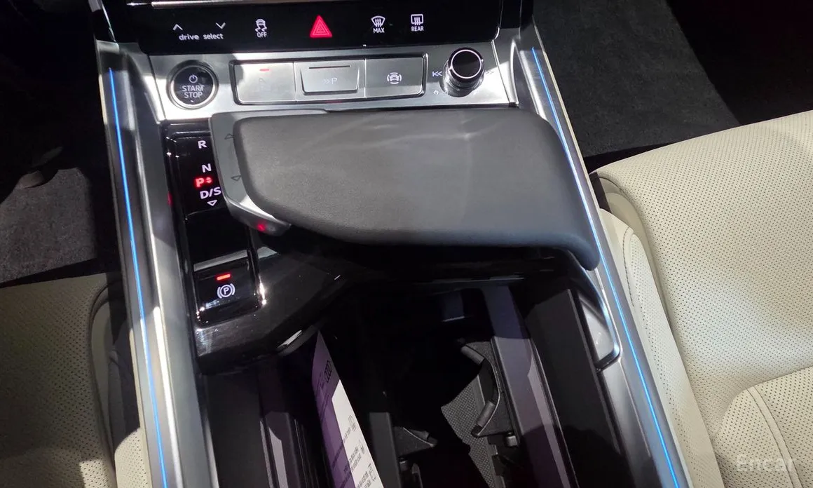 Фото 9 - Audi Q8 e-tron