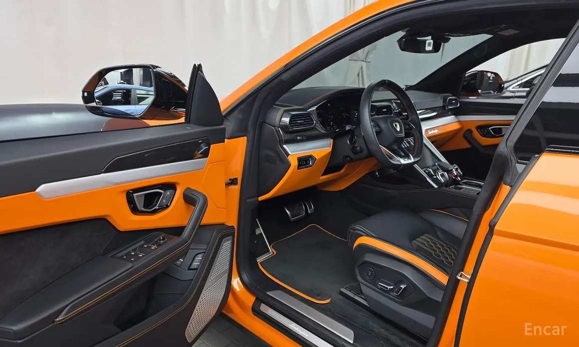 Фото 10 - Lamborghini Urus