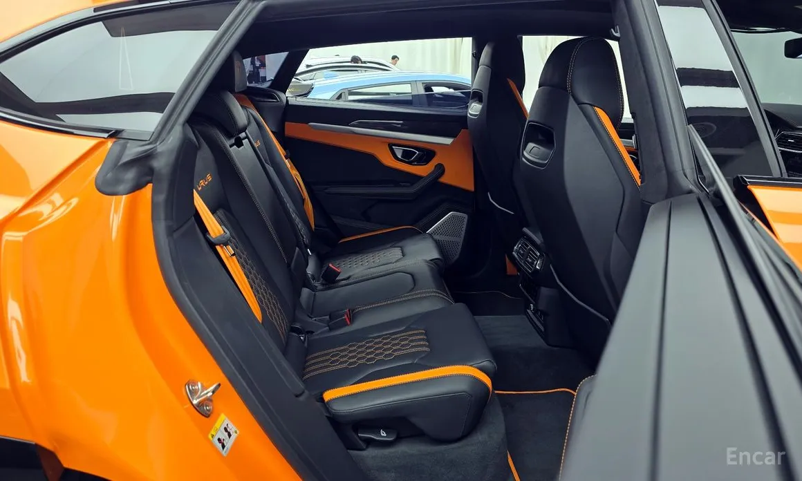 Фото 12 - Lamborghini Urus