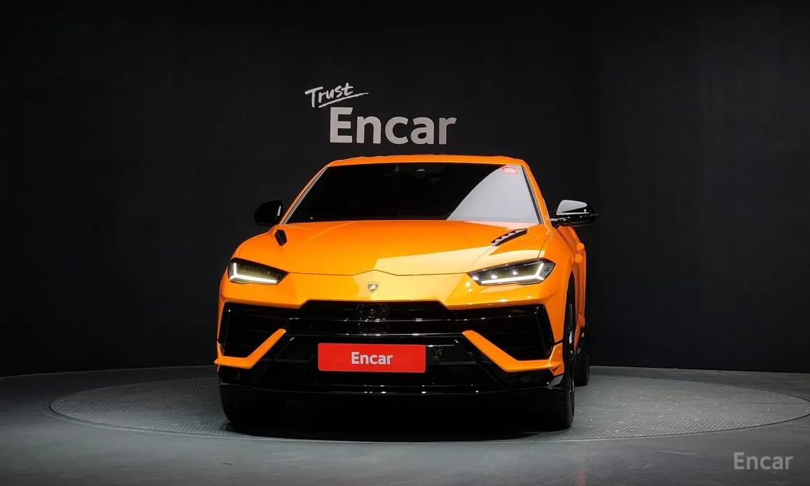 Фото 3 - Lamborghini Urus