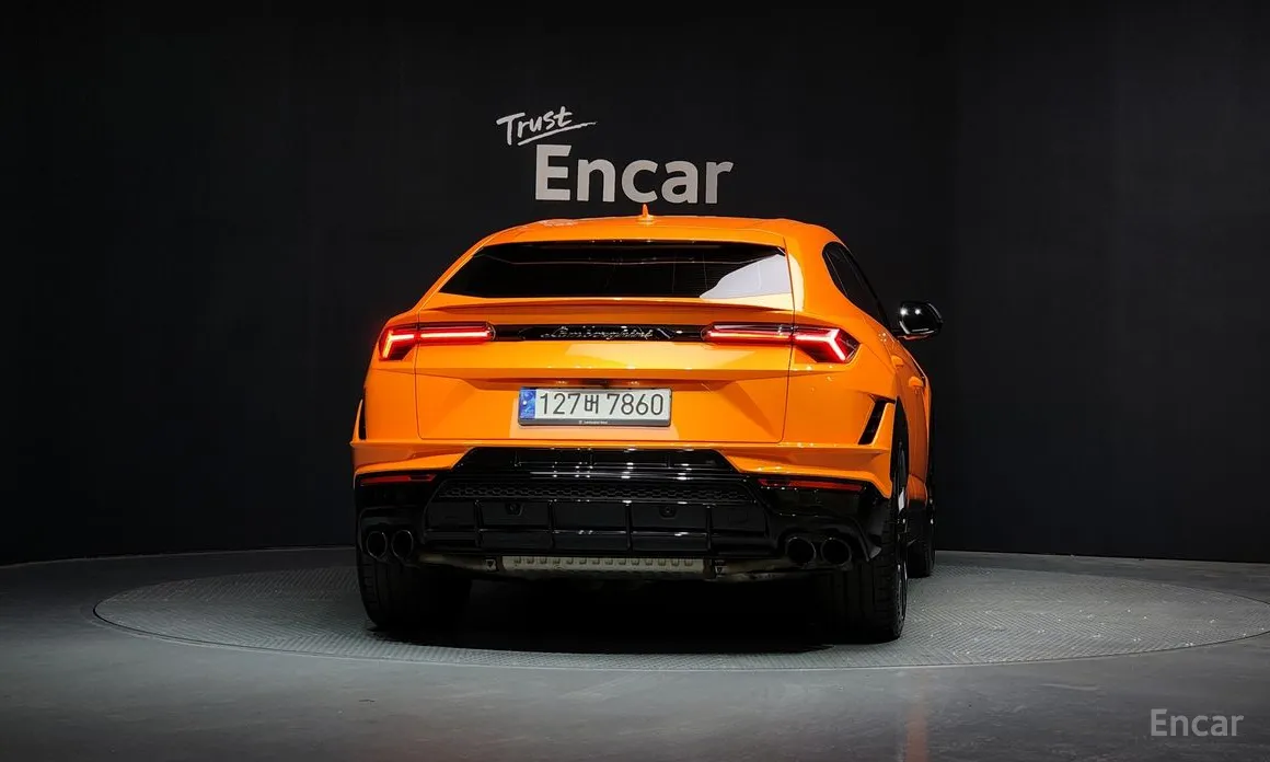 Фото 4 - Lamborghini Urus