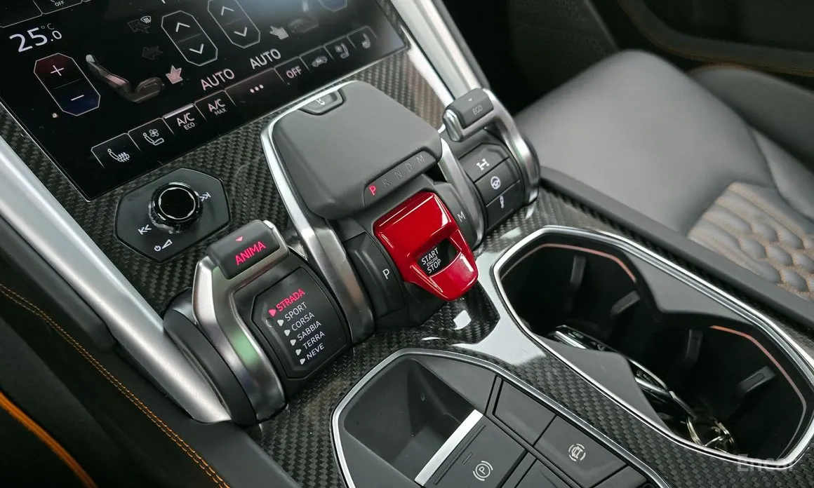 Фото 9 - Lamborghini Urus