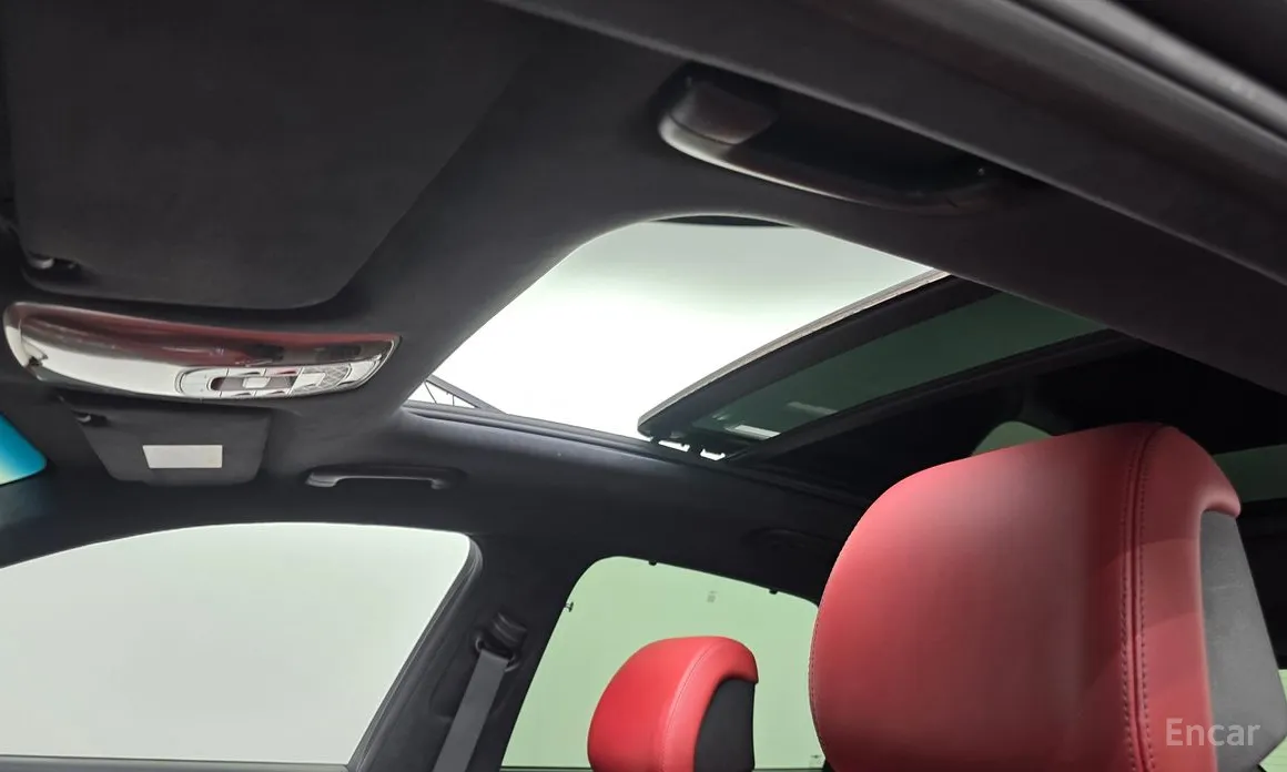 Photo 19 - Genesis GV70