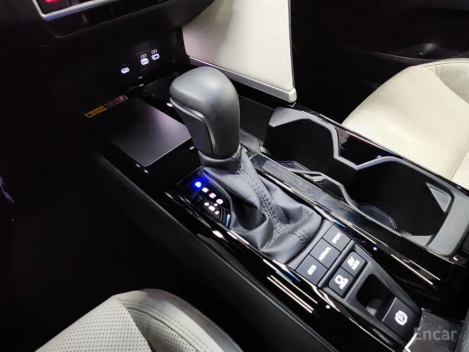 Фото 13 - Toyota Camry