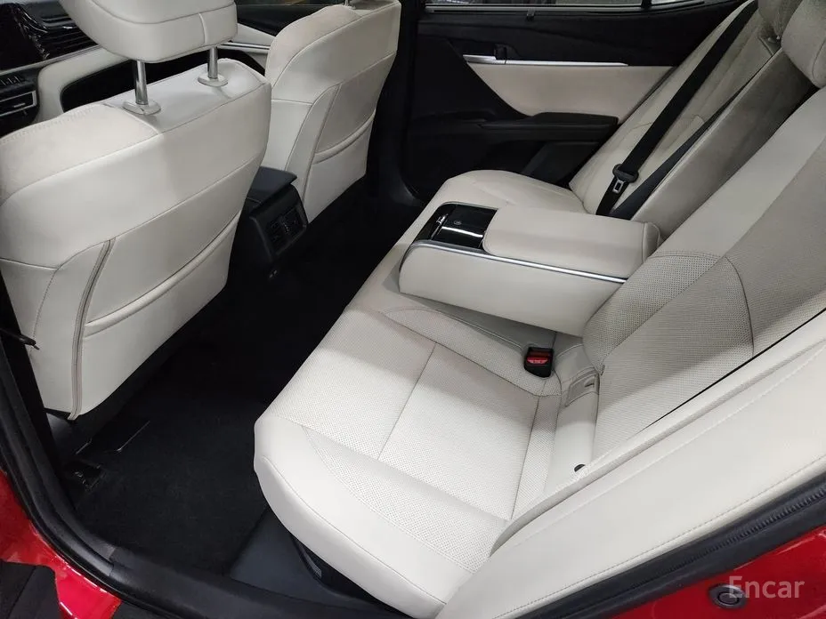 Фото 18 - Toyota Camry