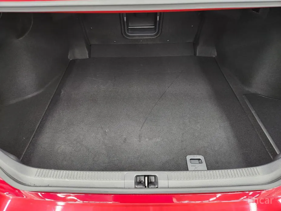 Фото 19 - Toyota Camry