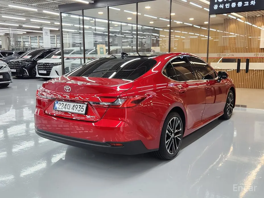 Фото 2 - Toyota Camry